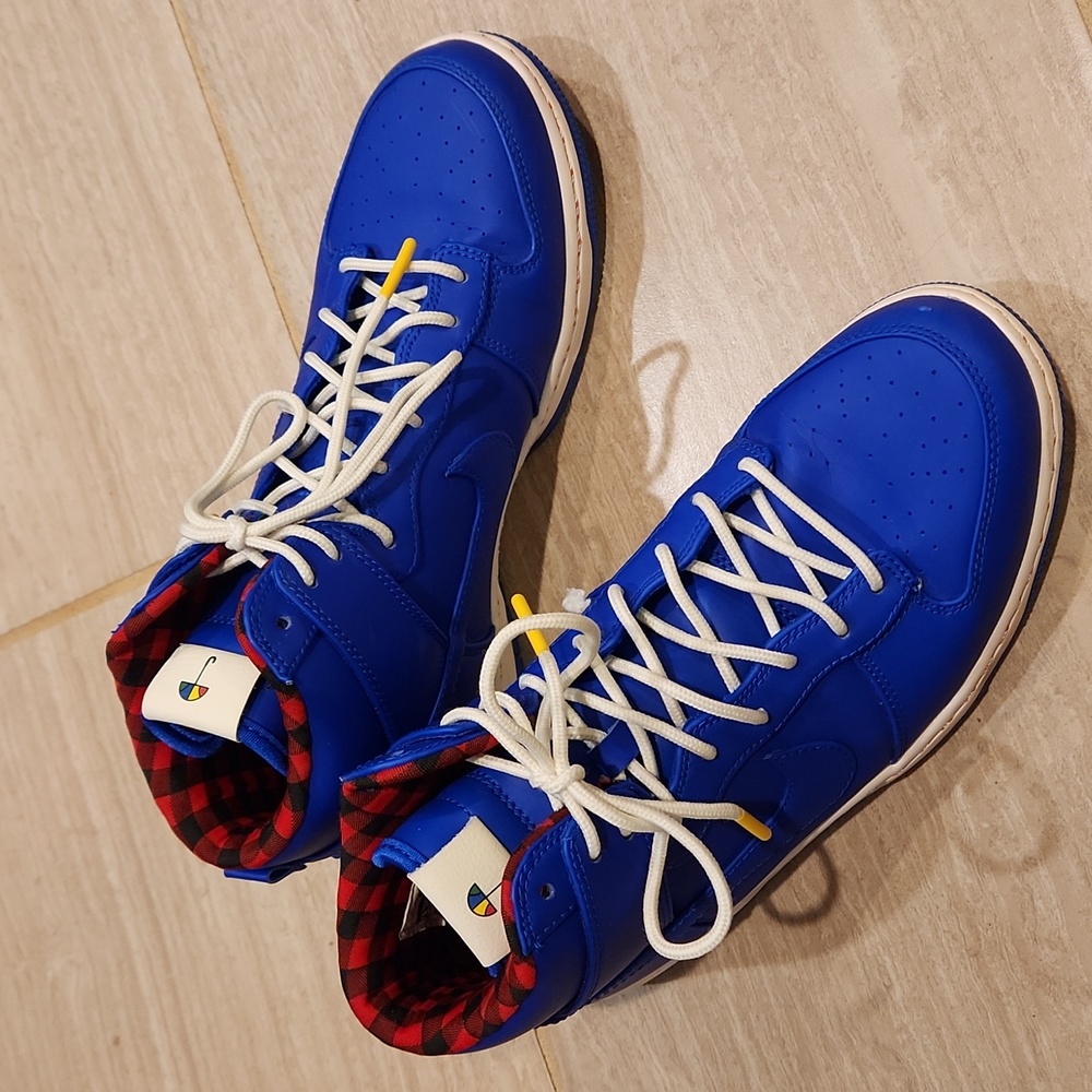 Like New Nike Dunk Ultra men's size 8 5